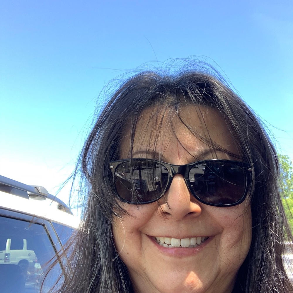 Meet your Posher, Leticia